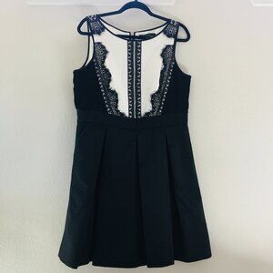 NWT WHITE HOUSE BLACK MARKET WOMEN'S FIT AND FLARE TUXEDO PLEATED LACE BLACK